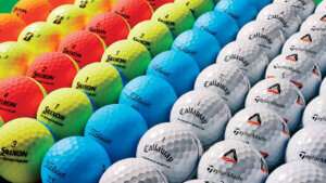 Gekleurde golfballen van verschillende merken op Golfpraat.nl